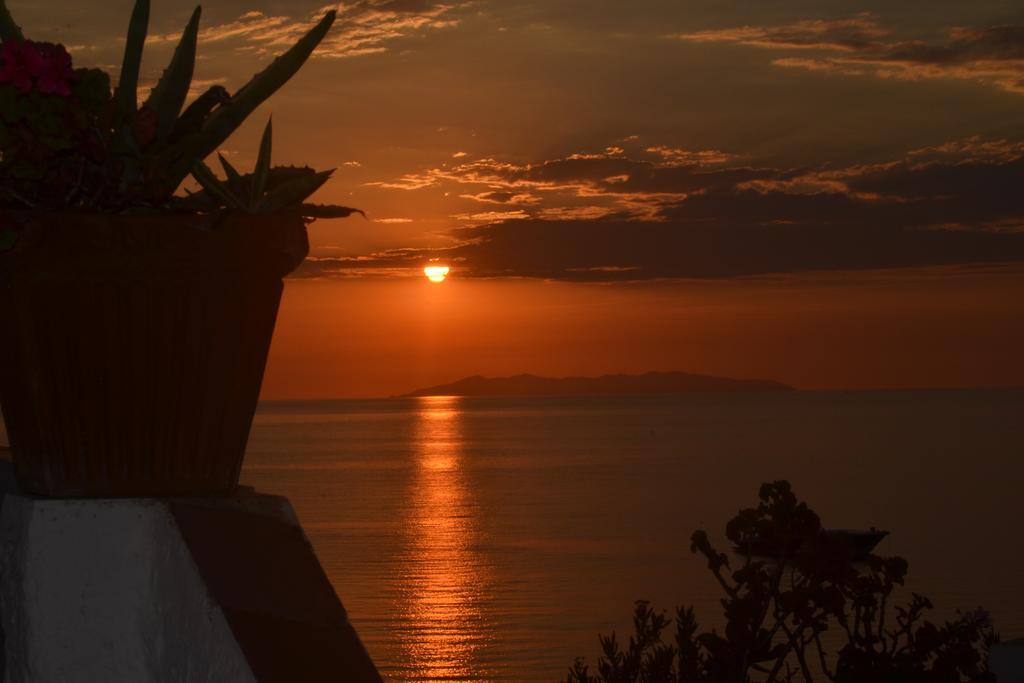 Hotel Scoglio Bianco Portoferraio Kültér fotó